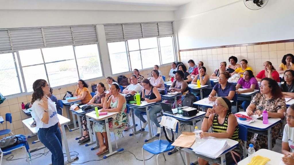Salas cheias marcam aula sobre currículo e carreira profissional nos Cursos Itinerantes do Ludovica